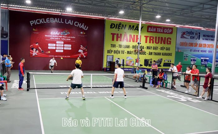 Với tinh thần đoàn kết, trung thực, các trận đấu diễn ra sôi nổi, hấp dẫn, thu hút sự cổ vũ của các thành viên tham dự.