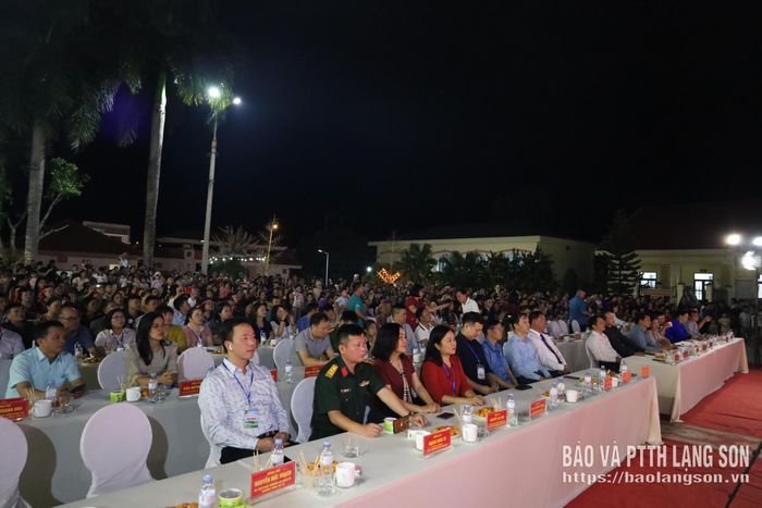 Các đại biểu dự chương trình