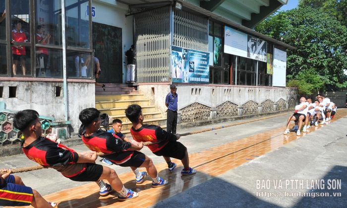 Các VĐV tham gia thi đấu nội dung đồng đội nam
