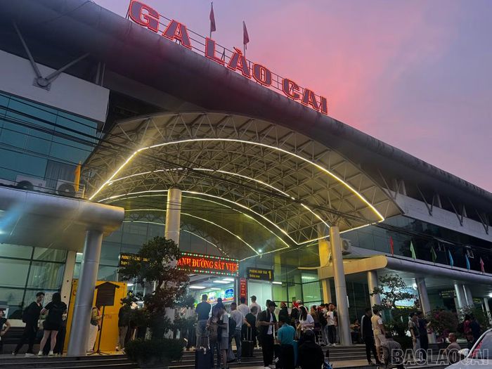 Lượng khách đi tàu tăng, trong đó phần lớn là khách quốc tế mở ra những tín hiệu vui cho ngành du lịch Lào Cai.