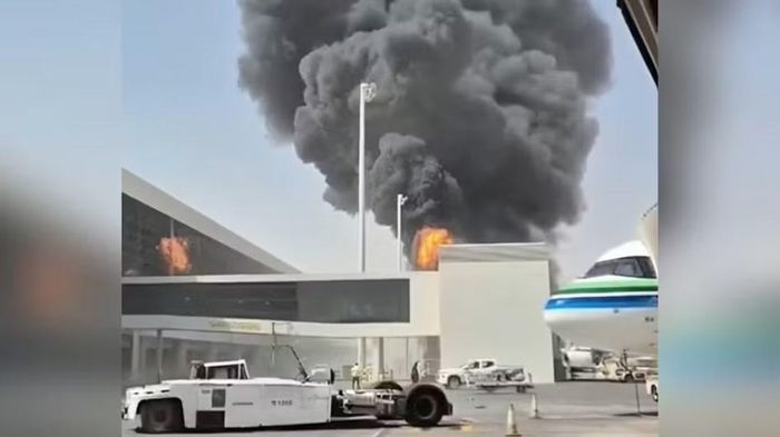 Sân bay quốc tế King Khalid (Ả-rập Xê-út) tiếp tục bị tấn công. (Ảnh: Reuters)