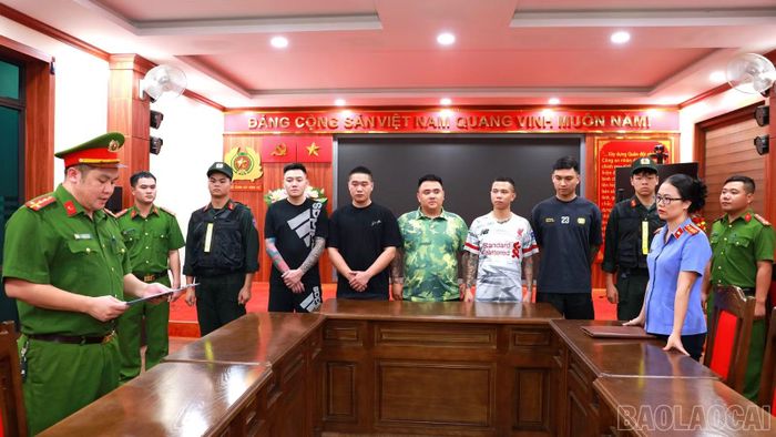 5 đối tượng tại Cơ quan Cảnh sát điều tra Công an tỉnh Lào Cai.