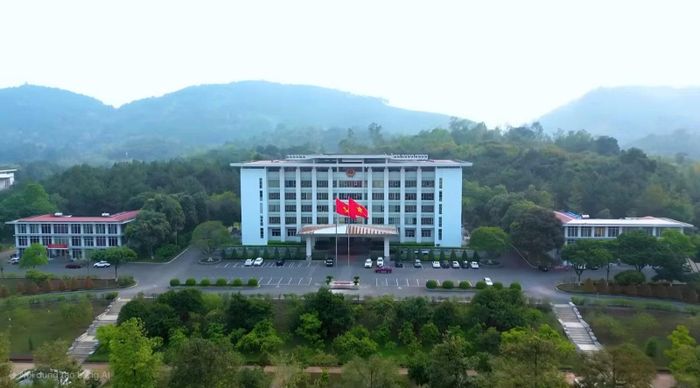 Trụ sở UBND tỉnh Lào Cai (trước đây), nay thuộc phường Cam Đường, tỉnh Lào Cai dự kiến là nơi đặt Trường Văn hóa CAND VIII sau khi trường được thành lập (Ảnh: Cổng thông tin điện tử tỉnh Lào Cai).