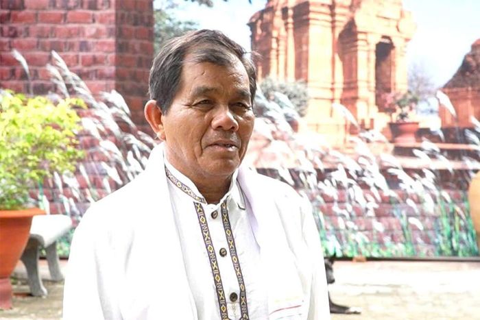 Ông Thông Minh Lợi, Hội trưởng Hội đền Pô Tầm, xã Hàm Thuận