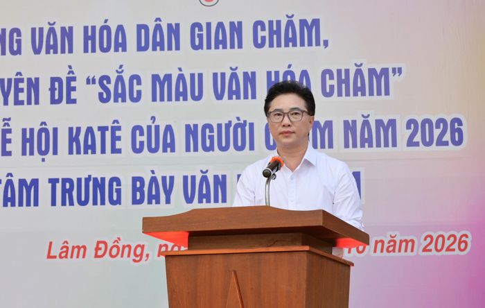 Ông Hoàng Ngọc Huy, Giám đốc Bảo tàng tỉnh Lâm Đồng phát biểu khai mạc
