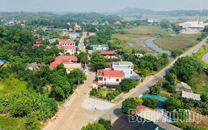 Tuyến đường ( khu vực ngã ba) đã khang trang, thông thoáng từ việc chủ động hiến đất cho Nhà nước làm đường của gia đình anh Đạt.
