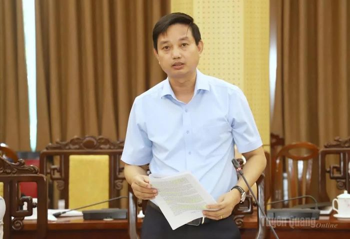 Lãnh đạo Sở Nông nghiệp - Môi trường phát biểu thảo luận.