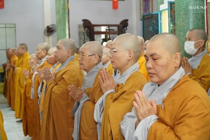 ...cùng nuôi lớn các thiện pháp, trau dồi Giới - Định - Tuệ, góp phần duy trì và phát triển Tăng đoàn trong tinh thần hòa hợp và thanh tịnh