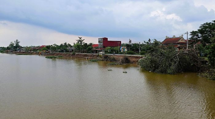 Dự án với mục tiêu kịp thời xử lý tình trạng sạt lở bờ sông, gia cố, ổn định mái bờ; bảo đảm an toàn tính mạng, tài sản của nhà nước và nhân dân; bảo vệ khu dân cư, nhà ở, đất sản xuất, các công trình hạ tầng kỹ thuật, thủy lợi, giao thông và công trình công cộng hiện hữu trước tác động của mưa lũ...