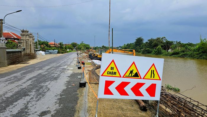 Bên cạnh đó, các đơn vị liên quan tăng cường kiểm tra hiện trường, thường xuyên cập nhật tiến độ, kịp thời xử lý những khó khăn, vướng mắc phát sinh, không để ảnh hưởng đến tiến độ chung, phấn đấu hoàn thành dự án trước ngày 31/12/2026 theo kế hoạch.