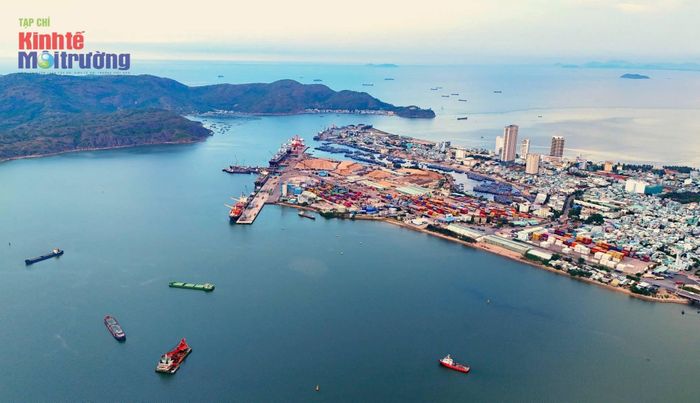 Tháo gỡ điểm nghẽn đầu tư, đẩy nhanh dự án đủ điều kiện khởi công trong tháng 10–11, siết trách nhiệm giải ngân và gắn tăng trưởng với chuyển đổi xanh.