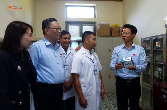 Đoàn khảo sát Điểm trạm số 2, Trạm Y tế xã Dào San