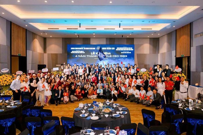 Các đại biểu, doanh nhân tham dự lễ kỷ niệm 4 năm thành lập CLB CEO 1983.