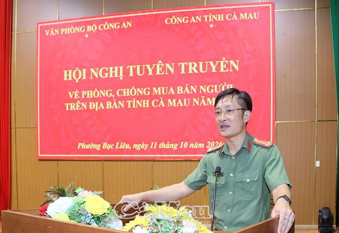 Trung tá Hoàng Nam Dương, Phó Trưởng phòng Tham mưu (Công an tỉnh Cà Mau), kêu gọi người dân nâng cao cảnh giác trước các phương thức và thủ đoạn tinh vi của tội phạm mua bán người.