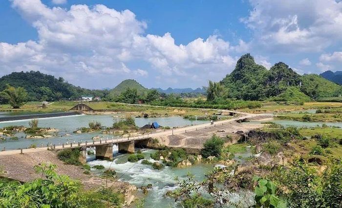 Những khung hình đẹp về bản làng, khi lan tỏa trên mạng xã hội, trở thành lời mời gọi du khách. Ảnh: Ngọc Sơn