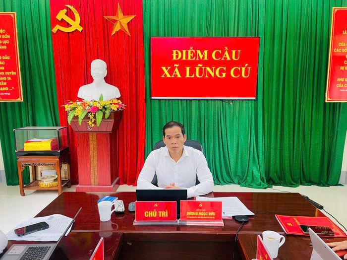 Bí thư Đảng ủy, Chủ tịch HĐND xã Lũng Cú Dương Ngọc Đức:  Khi thông tin pháp luật được chuyển tải bằng cách phù hợp với phong tục, tập quán địa phương, khả năng tiếp nhận và ghi nhớ của người dân sẽ cao hơn. Ảnh: THANH TRANG