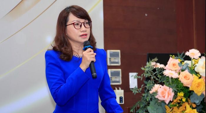 GS.TS. Nguyễn Thị Thanh Mai, Bí thư Đảng ủy, Giám đốc ĐHQG-HCM -  phát biểu chỉ đạo và giao nhiệm vụ cho Hiệu trưởng Trường Đại học Quốc tế