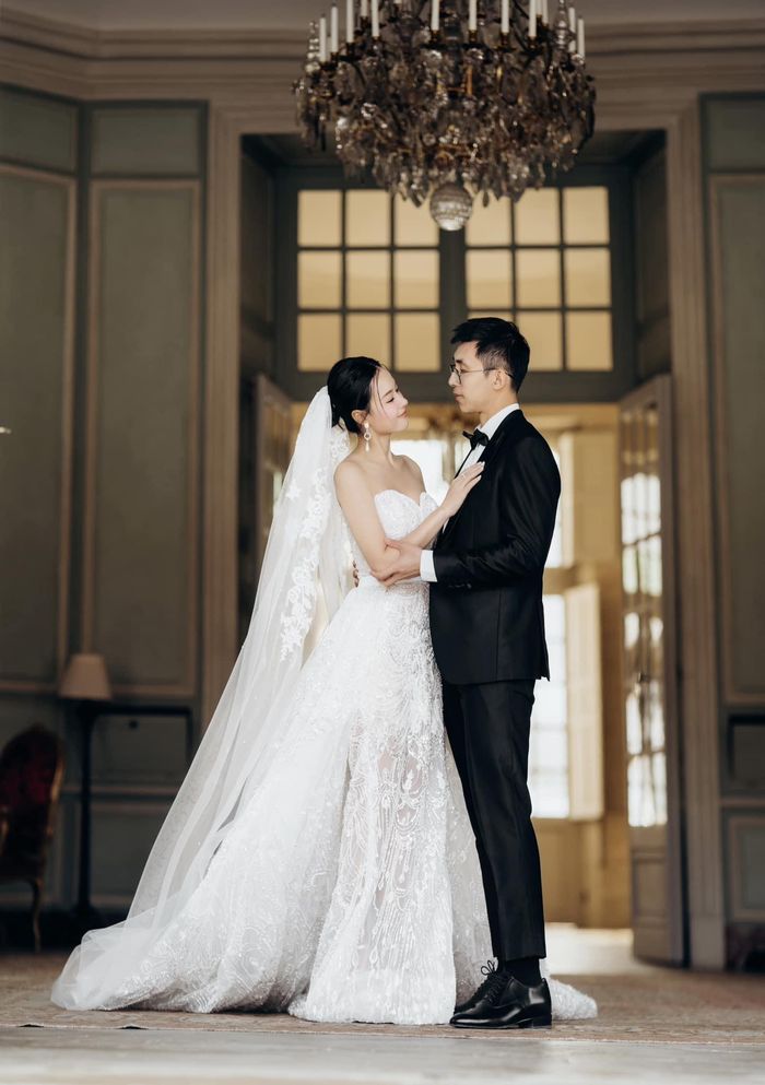 Midu và Minh Đạt hẹn hò bí mật trước khi quyết định về chung một nhà.