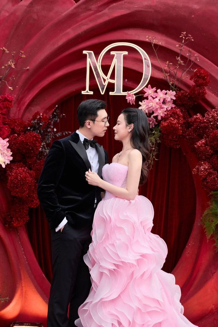 Mỗi dịp kỷ niệm ngày cưới, Midu và Minh Đạt tổ chức tiệc hoành tráng.