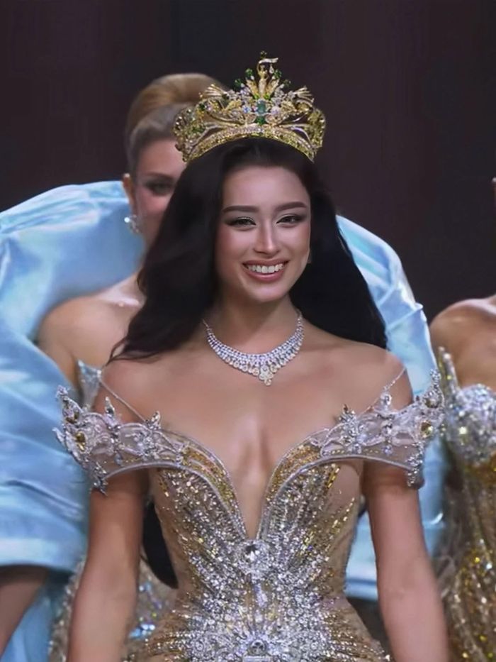 Emoura Phạm dừng chân ở vị trí Á hậu 4 Miss Grand 2026 dù có phần thi xuất sắc.