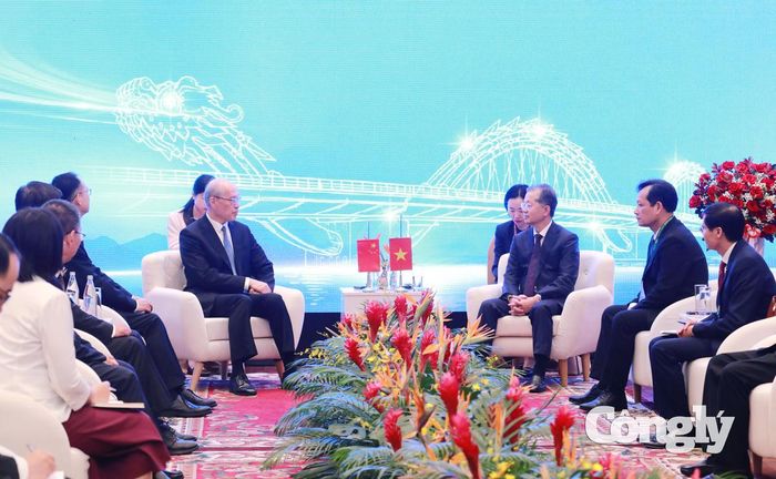 Chánh án TANDTC Việt Nam Nguyễn Văn Quảng hội đàm song phương với Chánh án TANDTC Trung Quốc Trương Quân.
