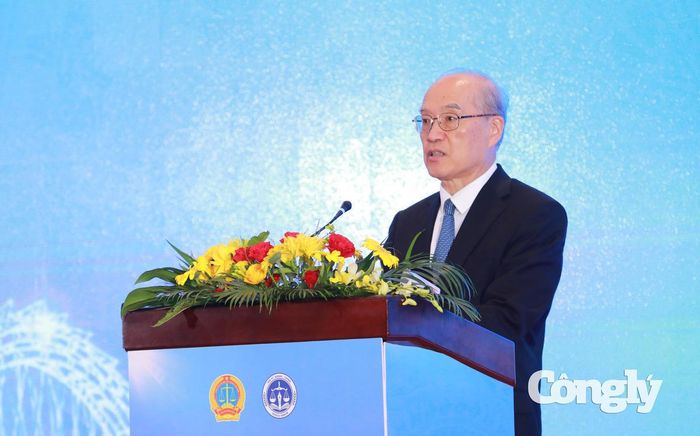 Ngài Trương Quân, Ủy viên Ban Chấp hành Trung ương Đảng Cộng sản Trung Quốc, Đại thẩm phán thứ nhất, Chánh án Tòa án nhân dân tối cao Trung Quốc phát biểu tại diễn đàn.