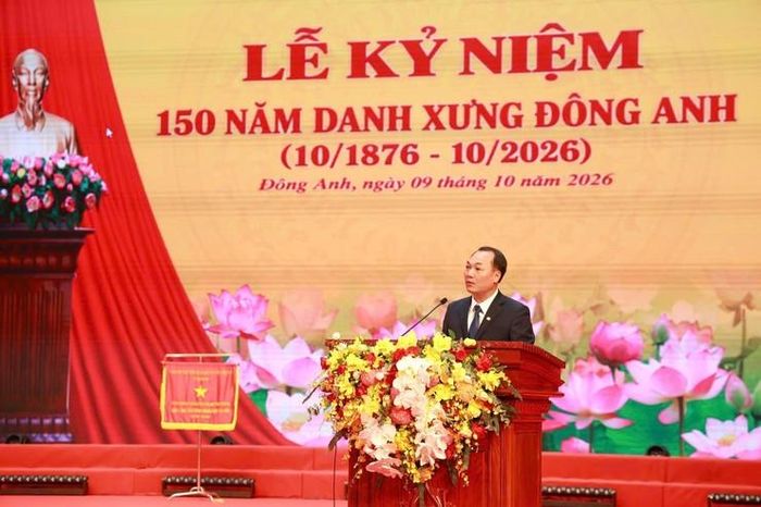 Bí thư Đảng ủy, Chủ tịch HĐND xã Đông Anh Nguyễn Anh Dũng phát biểu tại buổi lễ.
