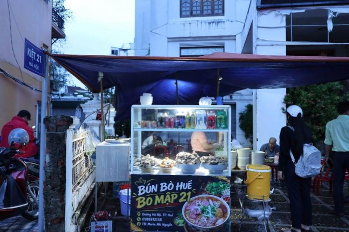Quán bún bò Bo Mập (địa chỉ 21 Hà Nội, phường Thuận Hoá, Tp. Huế) bị người dân phản ánh có dấu hiệu không bảo đảm vệ sinh an toàn thực phẩm