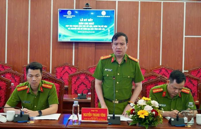  Đại tá Nguyễn Thành Vĩnh, Phó Giám đốc Trung tâm Dữ liệu Quốc gia (Bộ Công an), phát biểu tại lễ ký kết. 