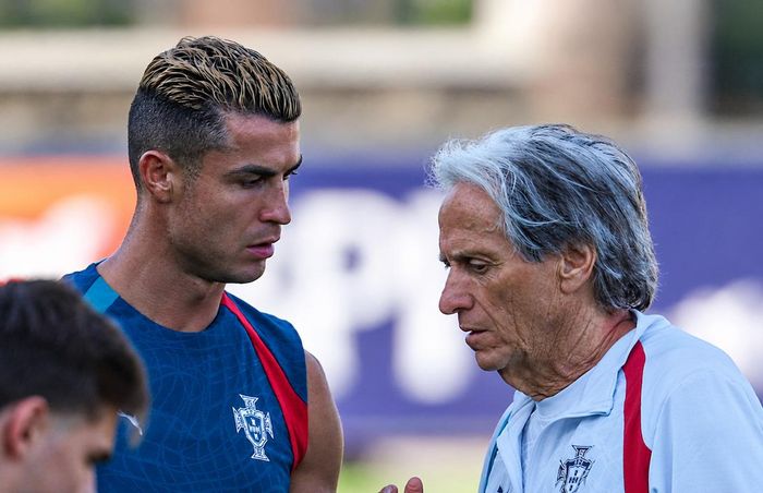 Ronaldo vẫn mâu thuẫn với HLV Jorge Jesus.
