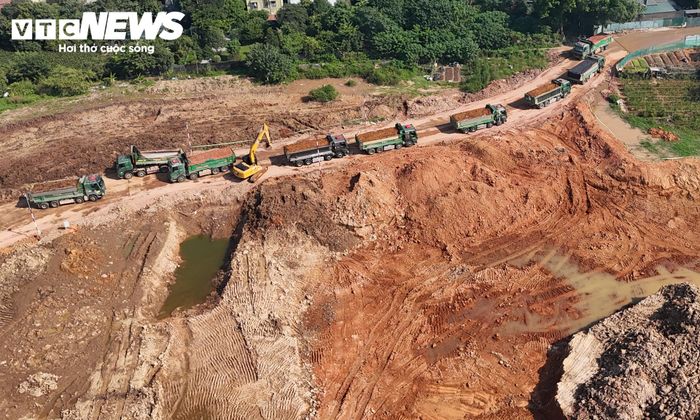 Ban Quản lý dự án cho biết đơn vị đã bàn giao toàn bộ mặt bằng cho nhà thầu thi công là Tập đoàn Vingroup. Song song với quá trình xây dựng, Ban Quản lý phối hợp UBND phường Đông Ngạc hoàn thiện phương án bồi thường, hỗ trợ giải phóng mặt bằng làm cơ sở chi trả cho người dân.