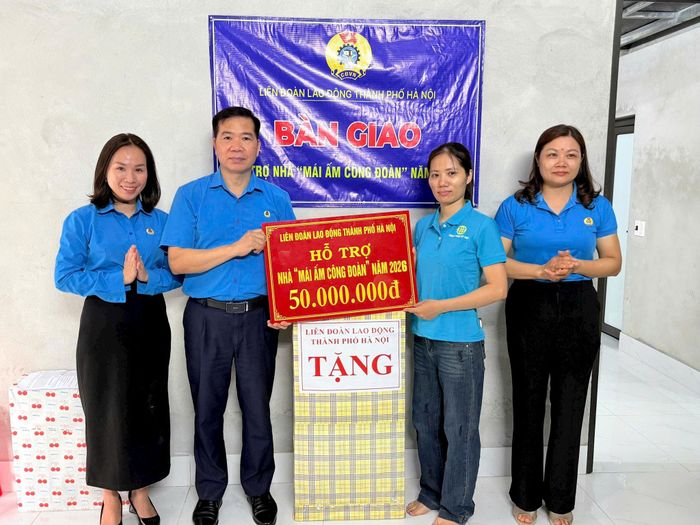 Công đoàn xã Thanh Oai đề xuất Liên đoàn Lao động thành phố Hà Nội hỗ trợ kinh phí xây dựng "Mái ấm Công đoàn" cho đoàn viên Nguyễn Thị Duyên, thuộc Công đoàn Công ty Nhựa Việt Nhật với số tiền 50 triệu đồng. Ảnh: PV