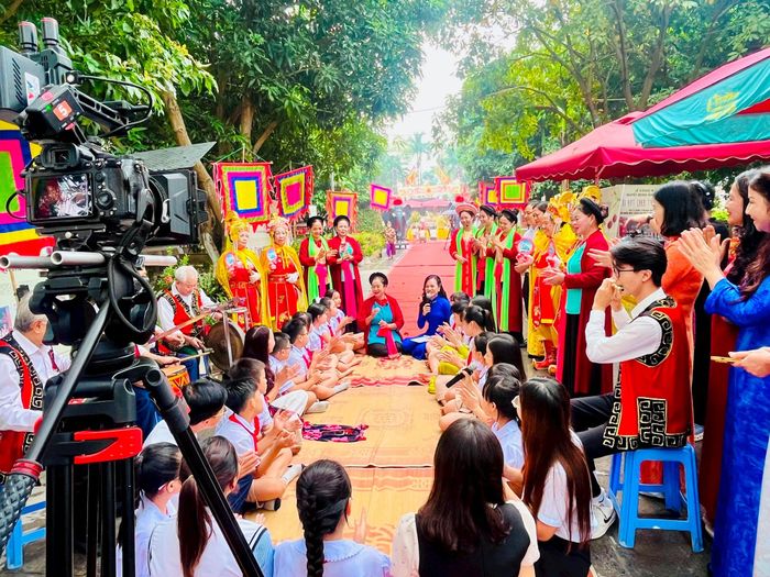 Chương trình livestream “Ô Diên – Về miền di sản Tổng Gối”. Ảnh: Ánh Bình