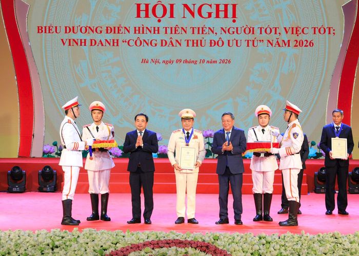 Trung tướng, Anh hùng Lực lượng vũ trang nhân dân Nguyễn Thanh Tùng - Ủy viên Ban Thường vụ Thành ủy, Bí thư Đảng ủy, Giám đốc Công an thành phố Hà Nội, vinh dự là một trong 9 cá nhân được thành phố Hà Nội trao tặng danh hiệu “Công dân Thủ đô ưu tú” năm 2026. Ảnh: Quang Thái