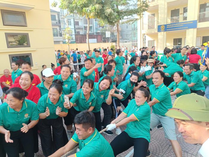 Hội viên nông dân sôi nổi tham gia Hội khỏe. Ảnh: PV