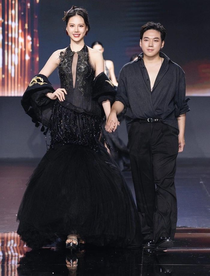 Các nhà mốt trẻ tham gia Vietnam NextGen Fashion Era 2 do đạo diễn Long Kan sáng lập.