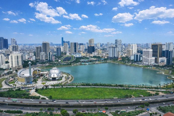 Sau gần hai thập niên, diện mạo Hà Nội đã có những thay đổi sâu sắc. Ảnh: Quang Thái