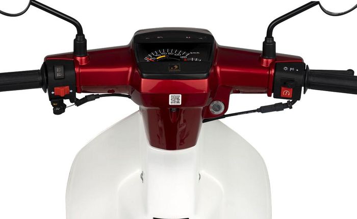 Dream 50cc sử dụng động cơ xăng 4 kỳ, một xi-lanh, dung tích 49,5cc, làm mát bằng không khí.