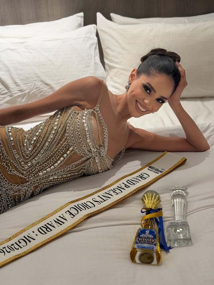 Cô có màn trình diễn ấn tượng trong đêm bán kết hôm 7/10, nhận hai giải thưởng Grand Pageant Choice và Global Beauties Choices Award. Ngoài ra, người đẹp vào Top 2 vòng bình chọn (Sức mạnh quốc gia).