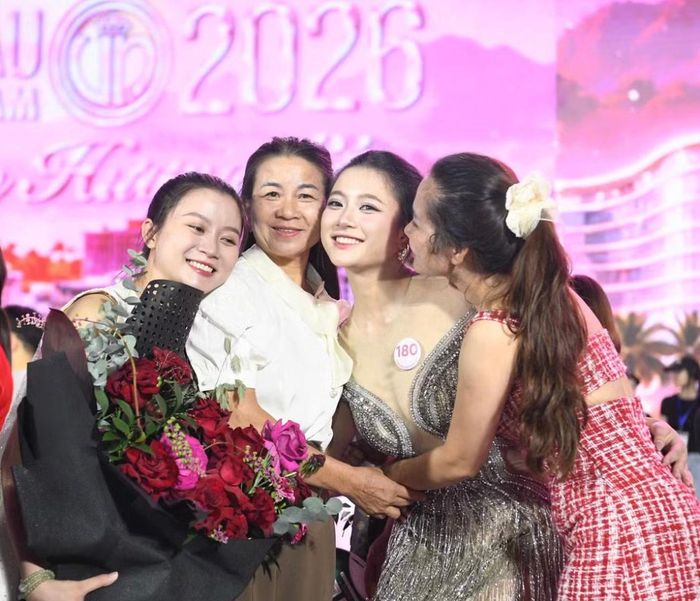 Với Nguyễn Diệu Chi, hành trình tại Hoa hậu Việt Nam 2026 khép lại bằng nụ cười. Cô cho biết những kiến thức tích lũy được, những chuyến đi và trải nghiệm trong cuộc thi đều thực sự đáng giá. Vì thế, Diệu Chi không cảm thấy còn điều gì phải nuối tiếc.