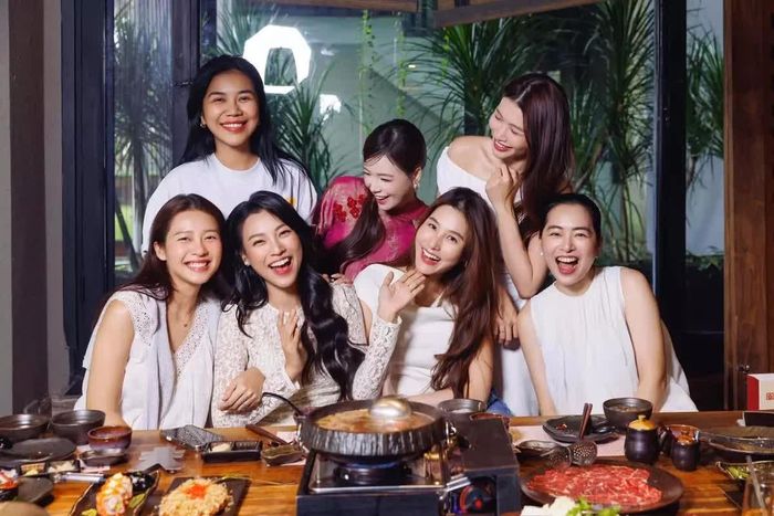 Nữ diễn viên khi dự tiệc mừng sinh nhật muộn của á hậu Hoàng Oanh hồi cuối tháng 9.