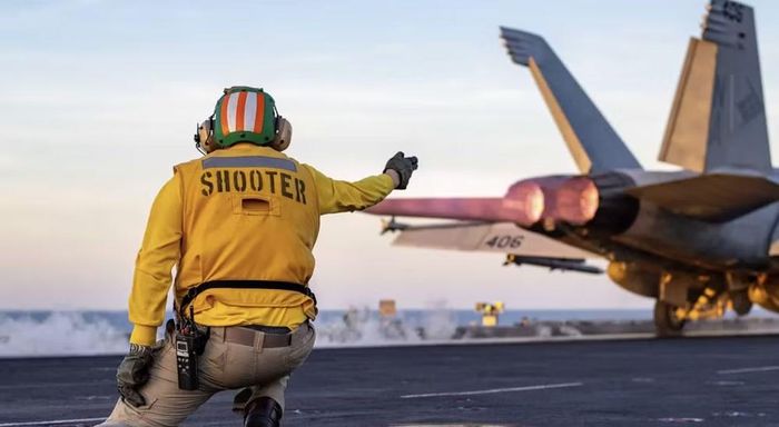 Hải quân Mỹ hiện coi EA-18G Growler là một nút quan trọng trong chiến tranh mạng lưới và đang nâng cấp máy bay lên Block II với máy tính nhiệm vụ, thuật toán tác chiến điện tử và năng lực kết nối mới.