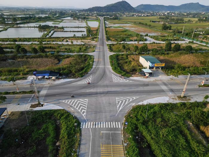 Điểm cuối dự án nằm tại xã Hoằng Thanh, nối với tuyến đường ven biển đoạn Hoằng Hóa - Sầm Sơn. Ảnh: Đình Minh