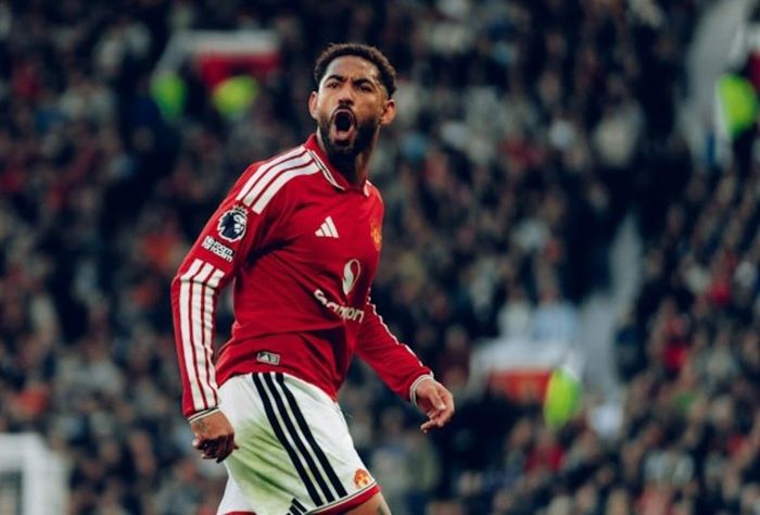  Hàng công MU có nhiều lựa chọn, song Michael Carrick vẫn chưa tìm ra cấu trúc tối ưu để các cầu thủ phát huy đúng sở trường. 