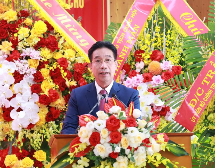  Ông Phạm Thanh Hà, Phó chủ nhiệm Văn phòng Chủ tịch nước, phát biểu tại lễ ra mắt sách. Ảnh: NXB.
