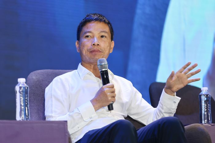 TS Lê Viết Quốc là một trong những thành viên sáng lập Google Brain. Ảnh: GenAI Summit.