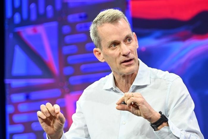 Jeff Dean cho biết đích thân CEO Google đã thuyết phục nhóm ở lại công ty. Ảnh: Fortune.