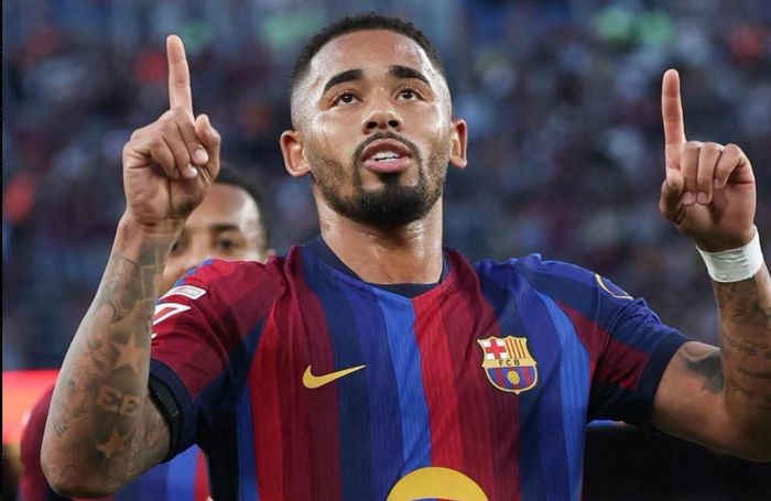  Jesus thích nghi nhanh tại Barcelona. 