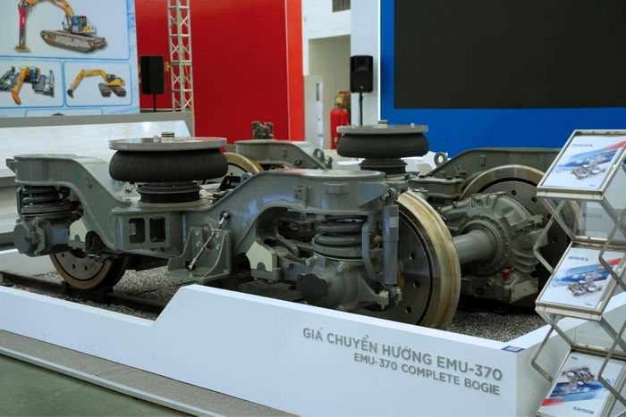  Hệ thống động lực cũng được nâng cấp. Mỗi động cơ kéo có công suất 560 kW, cao hơn 47,4% so với thế hệ trước, nhằm đáp ứng yêu cầu tăng tốc và duy trì vận hành ở tốc độ cao. 