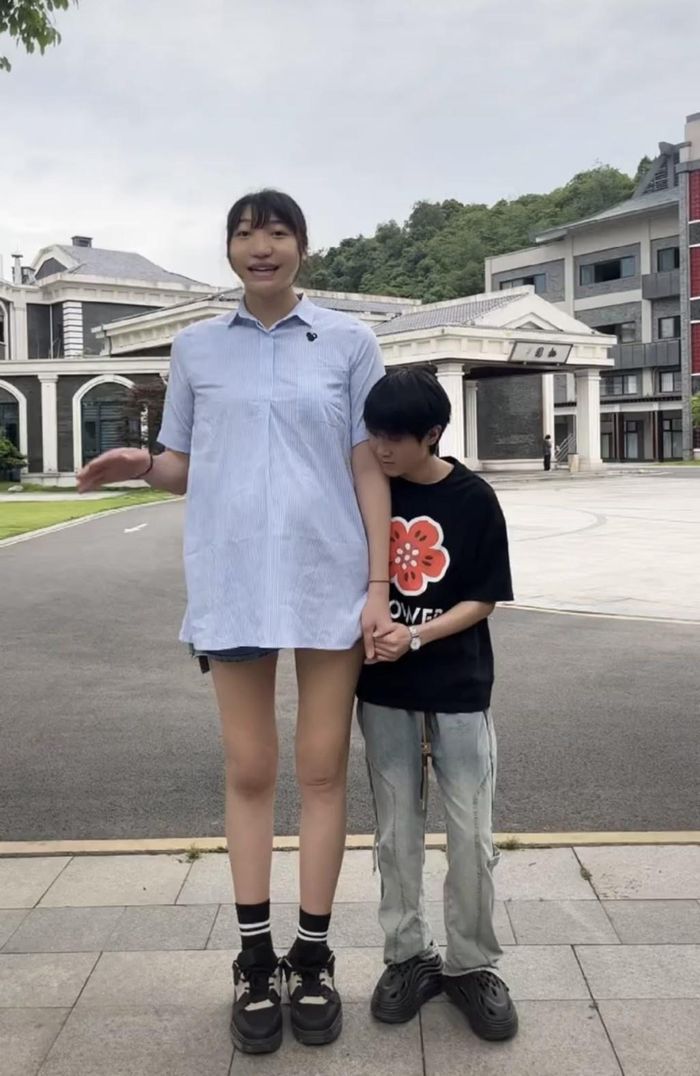 Chuyện tình vượt định kiến của Xiao Yue và Zihao từng khiến nhiều người xúc động.